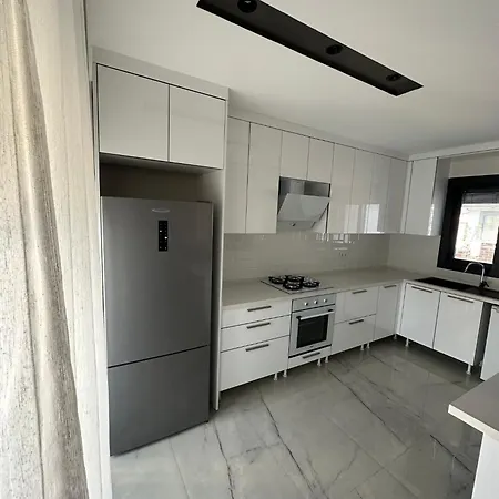 Karaburun Mordoganda Havuzlu & Bahceli Luex Villa