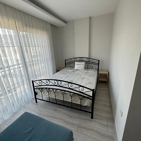 Villa Mordoganda Havuzlu & Bahceli Luex