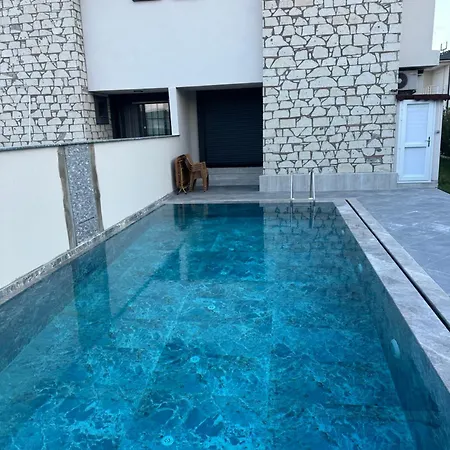 Mordoganda Havuzlu & Bahceli Luex Villa